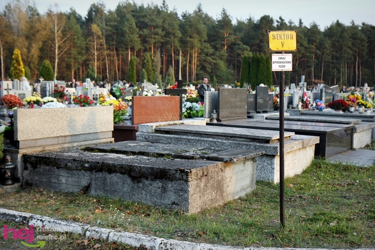 Tysiące mielczan na cmentarzach we Wszystkich Świętych