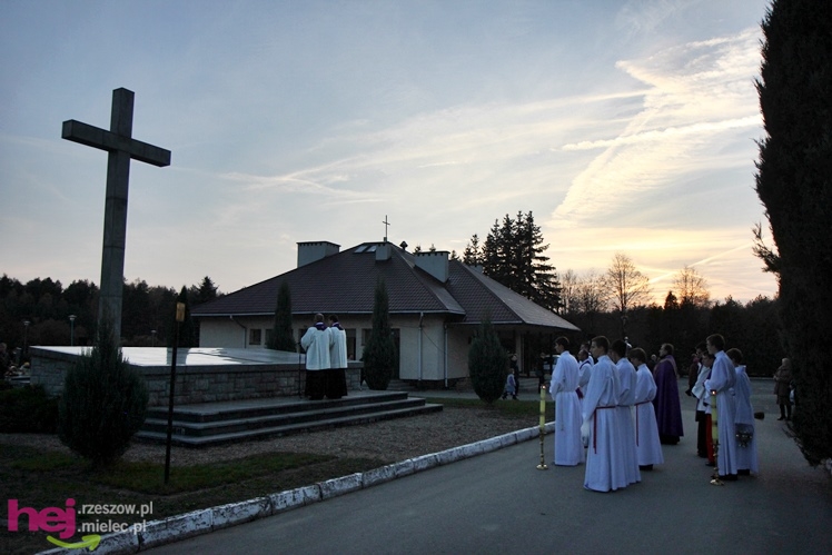 Tysiące mielczan na cmentarzach we Wszystkich Świętych
