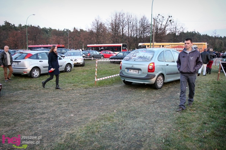 Tysiące mielczan na cmentarzach we Wszystkich Świętych