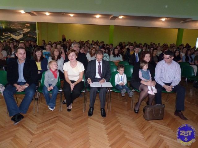 Uczniowie mieleckich szkół zbierali pieniądze dla chorej Amelki