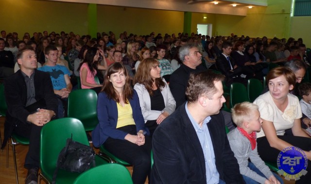 Uczniowie mieleckich szkół zbierali pieniądze dla chorej Amelki