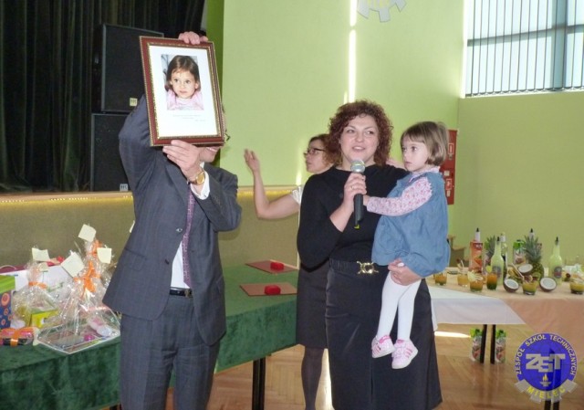 Uczniowie mieleckich szkół zbierali pieniądze dla chorej Amelki