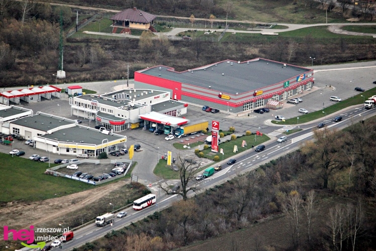 ZDJĘCIA LOTNICZE: zablokowane miasto, zablokowany wyjazd za mostem
