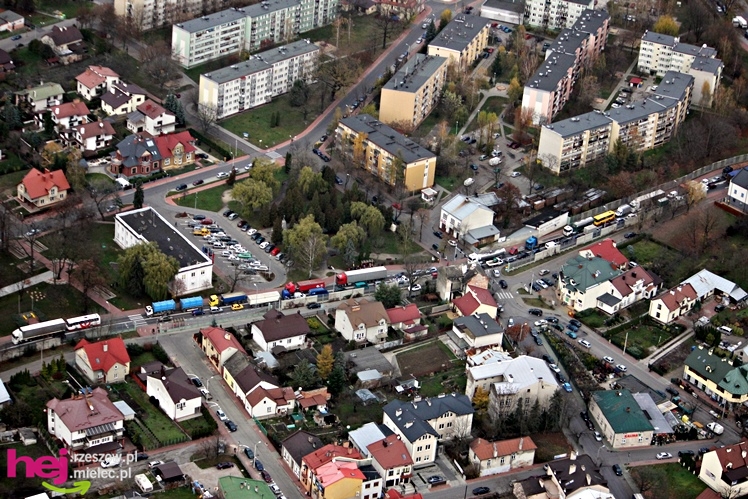 ZDJĘCIA LOTNICZE: zablokowane miasto, zablokowany wyjazd za mostem