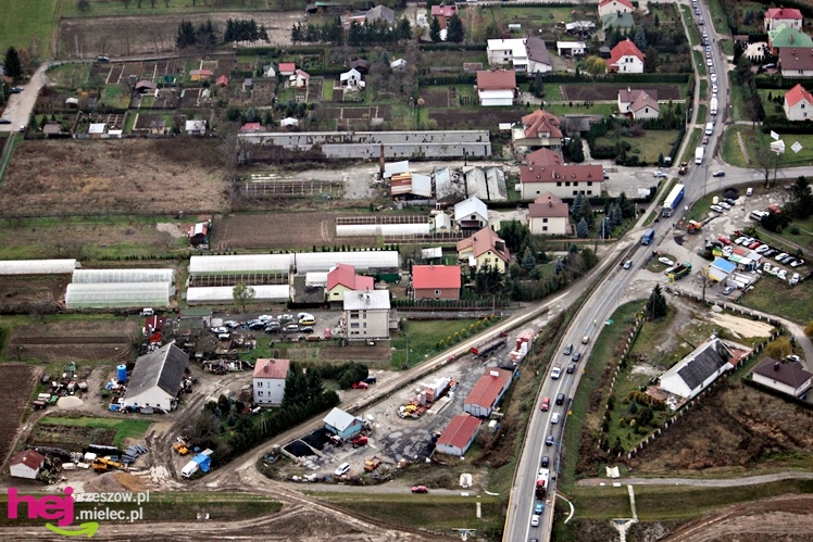 ZDJĘCIA LOTNICZE: zablokowane miasto, zablokowany wyjazd za mostem