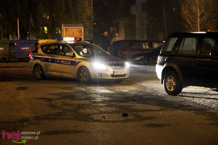 Terenówką wjechał w wysepkę, później w zaparkowane pojazdy