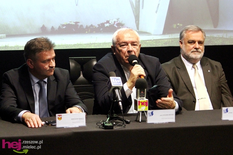 Konferencja prasowa otwierająca obchody Światowego Dnia Pamięci Ofiar Wypadków Drogowych