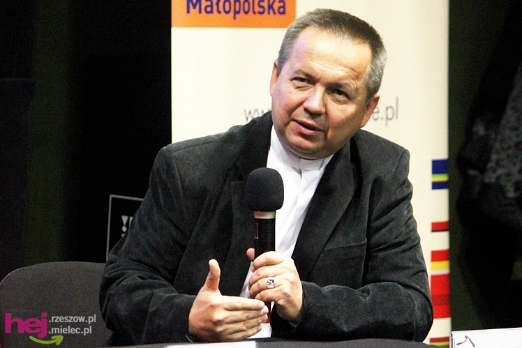 Konferencja prasowa otwierająca obchody Światowego Dnia Pamięci Ofiar Wypadków Drogowych