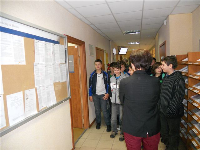 Uczniowie niepublicznego gimnazjum poznawali pracę Urzędu Skarbowego