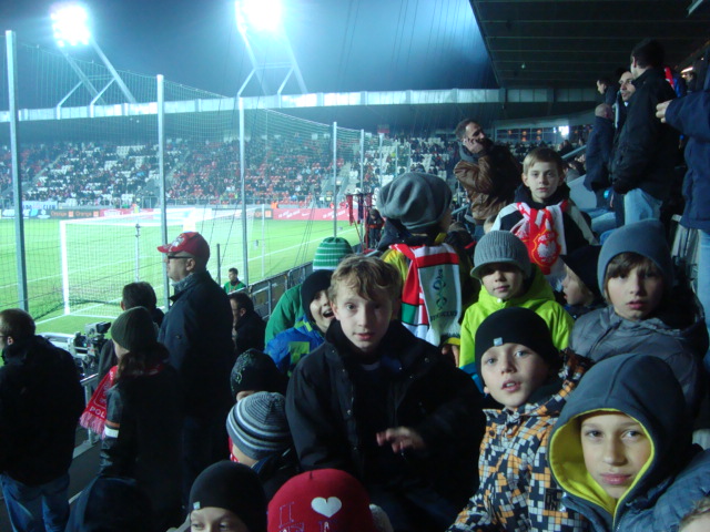 Młodzi piłkarze Stali Mielec w Krakowie: grali i oglądali mecz Polski U21