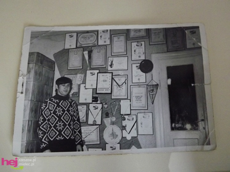 W małym warsztacie buduje prawdziwy katamaran! Chce zabrać niepełnosprawne dzieci w rejs!