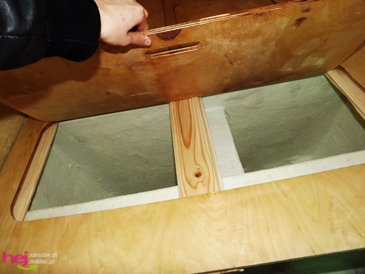 W małym warsztacie buduje prawdziwy katamaran! Chce zabrać niepełnosprawne dzieci w rejs!