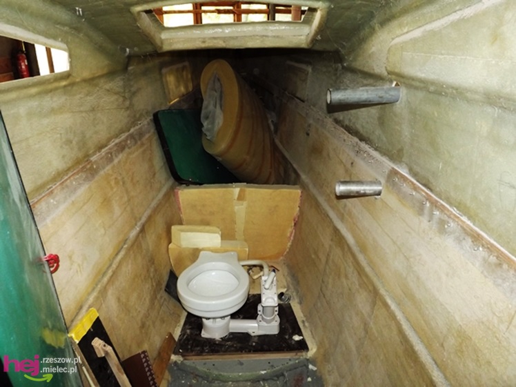 W małym warsztacie buduje prawdziwy katamaran! Chce zabrać niepełnosprawne dzieci w rejs!