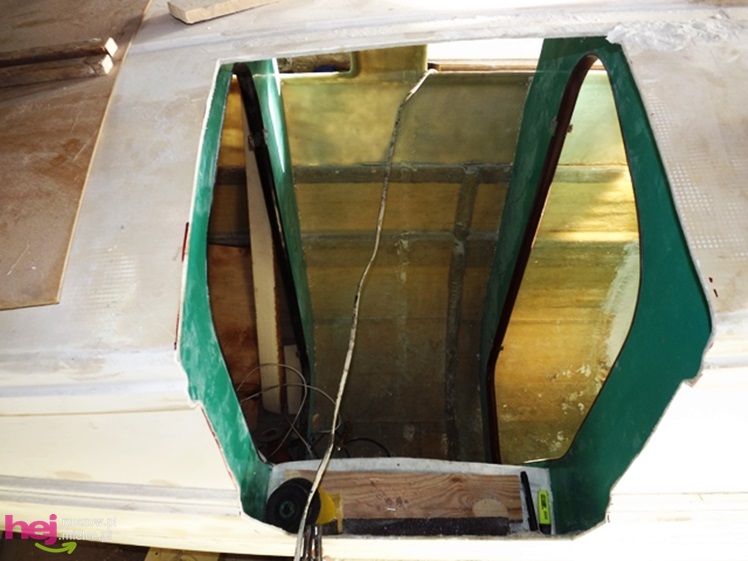 W małym warsztacie buduje prawdziwy katamaran! Chce zabrać niepełnosprawne dzieci w rejs!