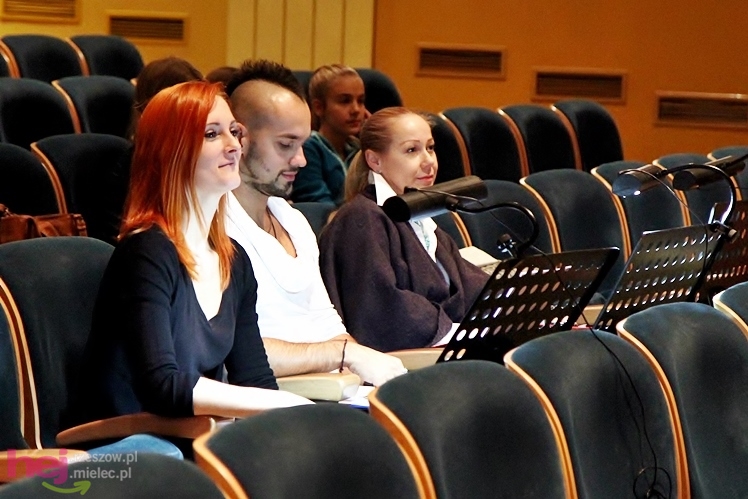 VII Ogólnopolski Festiwal Tańca Współczesnego: Kontrasty cz. I