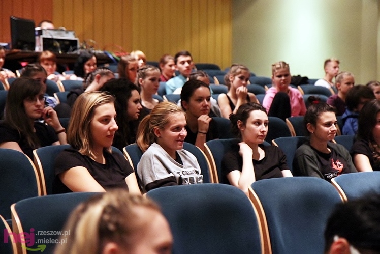 VII Ogólnopolski Festiwal Tańca Współczesnego: Kontrasty cz. I