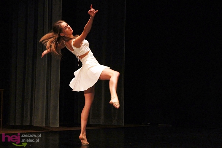 VII Ogólnopolski Festiwal Tańca Współczesnego: Kontrasty cz. I