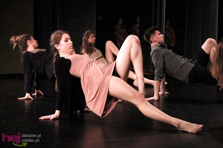 VII Ogólnopolski Festiwal Tańca Współczesnego: Kontrasty cz. I