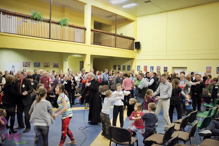 Ponad 400 wiernych na Rekolekcjach Ewangelizacyjnych