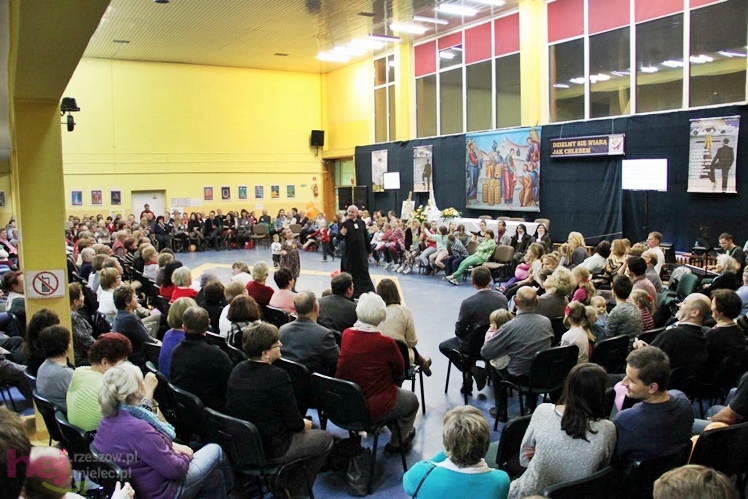 Ponad 400 wiernych na Rekolekcjach Ewangelizacyjnych