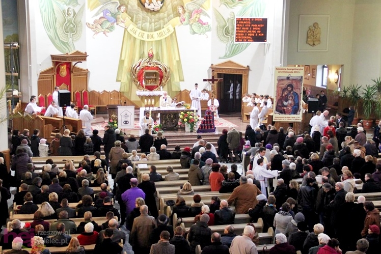 Ponad 400 wiernych na Rekolekcjach Ewangelizacyjnych