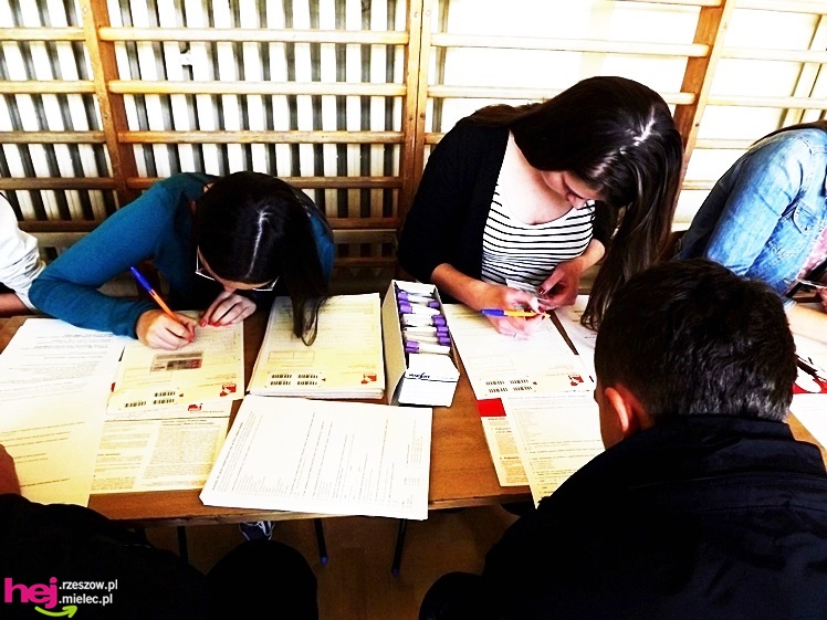 Widok, który buduje. Mielecki Dzień Dawcy Szpiku gromadzi tłumy dobrych ludzi