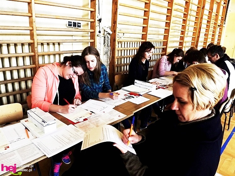 Widok, który buduje. Mielecki Dzień Dawcy Szpiku gromadzi tłumy dobrych ludzi