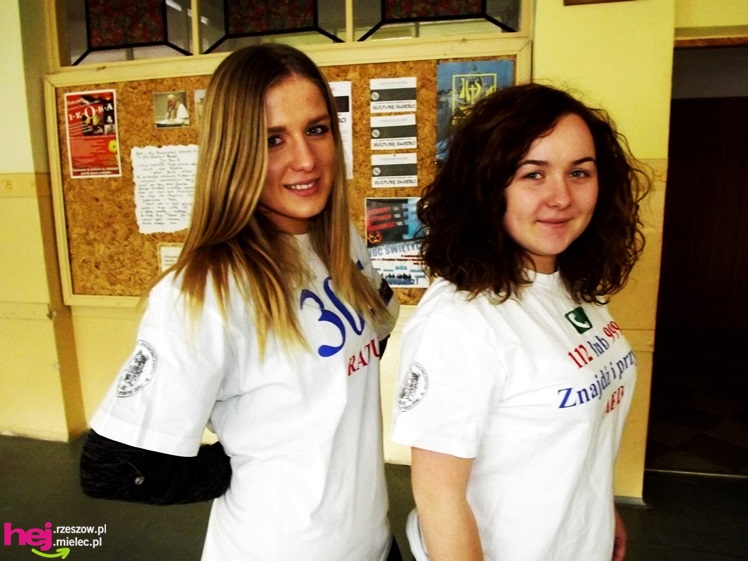 Widok, który buduje. Mielecki Dzień Dawcy Szpiku gromadzi tłumy dobrych ludzi