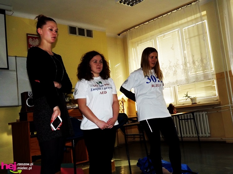 Widok, który buduje. Mielecki Dzień Dawcy Szpiku gromadzi tłumy dobrych ludzi