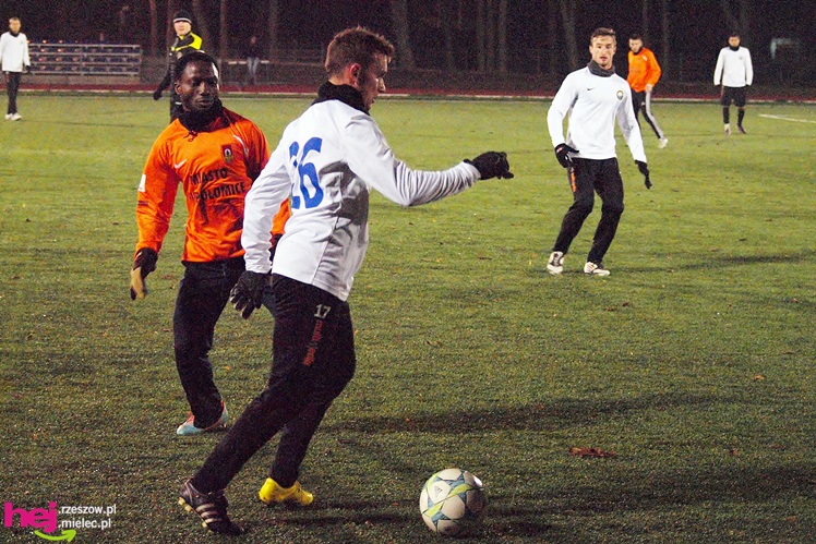 Sparing piłkarskiej Stali Mielec z pierwszoligowcem