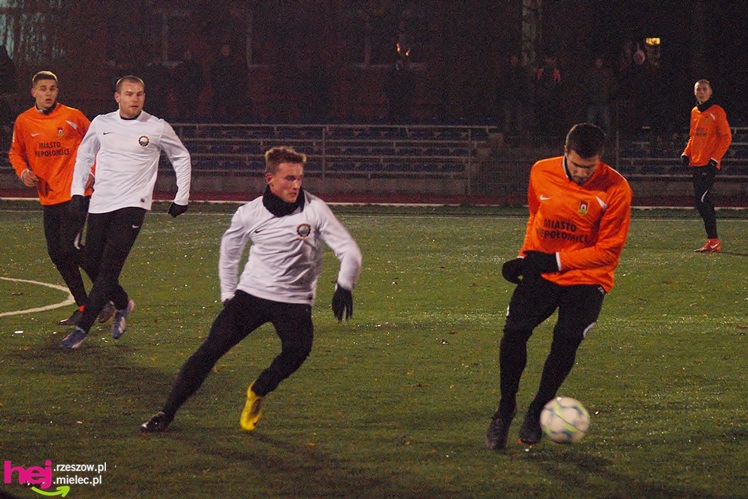 Sparing piłkarskiej Stali Mielec z pierwszoligowcem