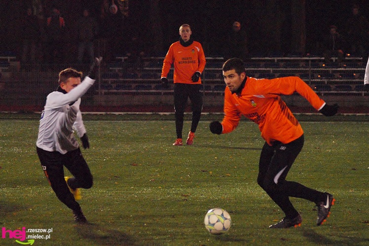 Sparing piłkarskiej Stali Mielec z pierwszoligowcem