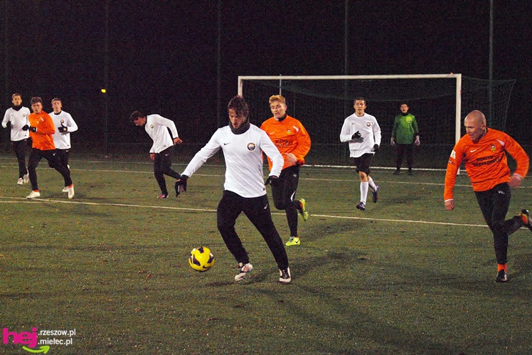 Sparing piłkarskiej Stali Mielec z pierwszoligowcem