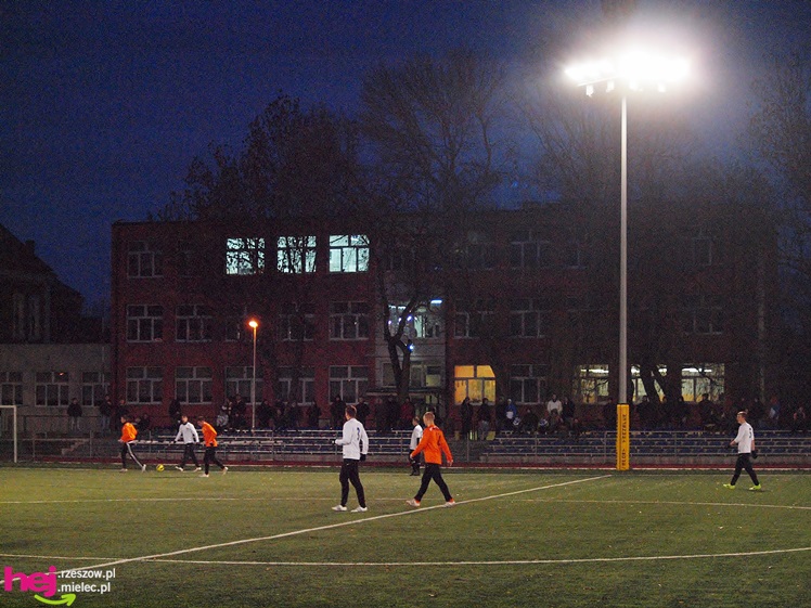 Sparing piłkarskiej Stali Mielec z pierwszoligowcem