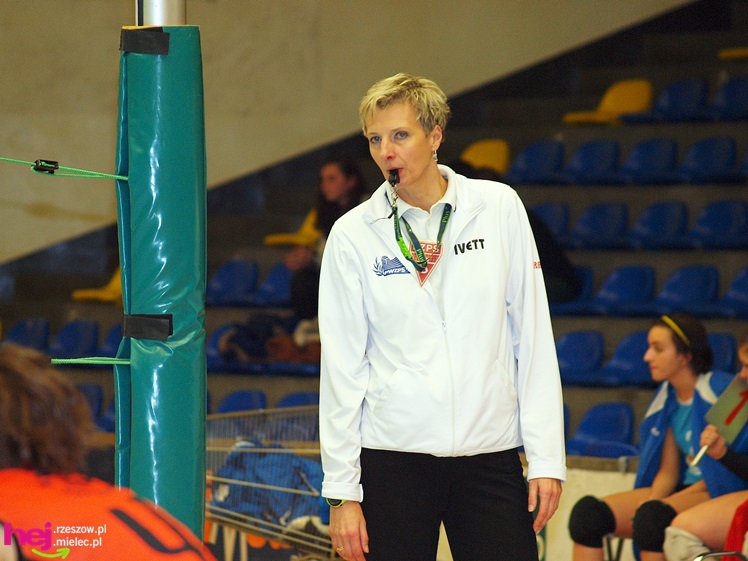 Siatkarki Szóstki łatwo pokonały zespół z Sędziszowa Małopolskiego