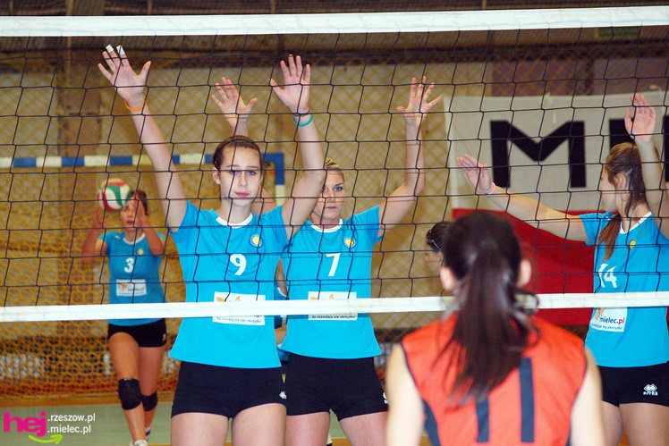 Siatkarki Szóstki łatwo pokonały zespół z Sędziszowa Małopolskiego