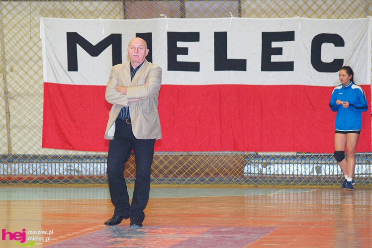 Siatkarki Szóstki łatwo pokonały zespół z Sędziszowa Małopolskiego