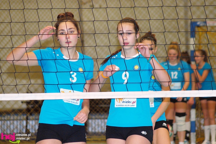 Siatkarki Szóstki łatwo pokonały zespół z Sędziszowa Małopolskiego