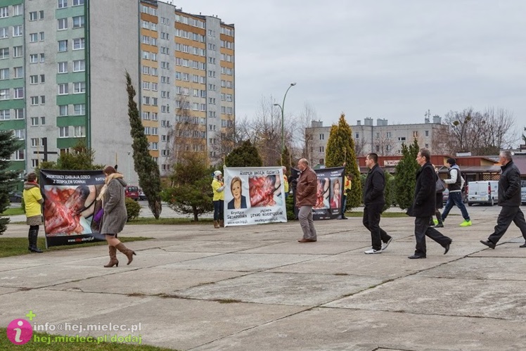 Antyaborcyjna pikieta pod kościołami. Organizatorami członkowie stowarzyszenia z Rzeszowa