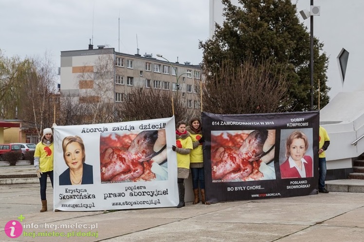 Antyaborcyjna pikieta pod kościołami. Organizatorami członkowie stowarzyszenia z Rzeszowa