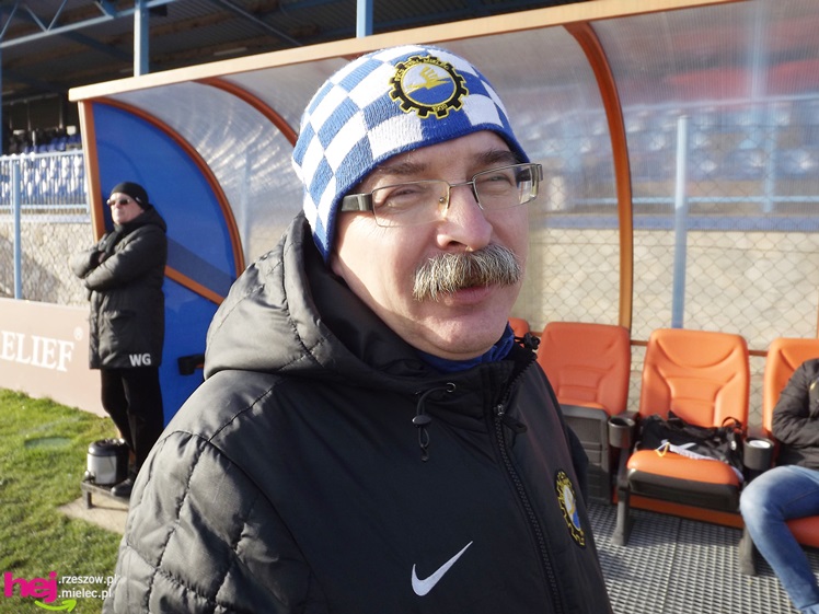 Sparing Stali Mielec widziany z ławki rezerwowych