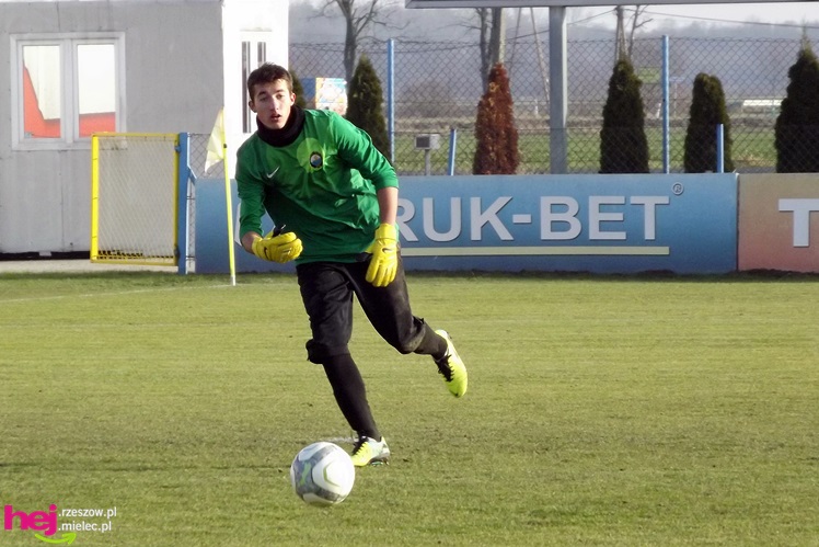 Sparing Stali Mielec widziany z ławki rezerwowych