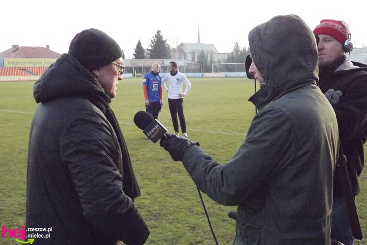 Sparing Stali Mielec widziany z ławki rezerwowych