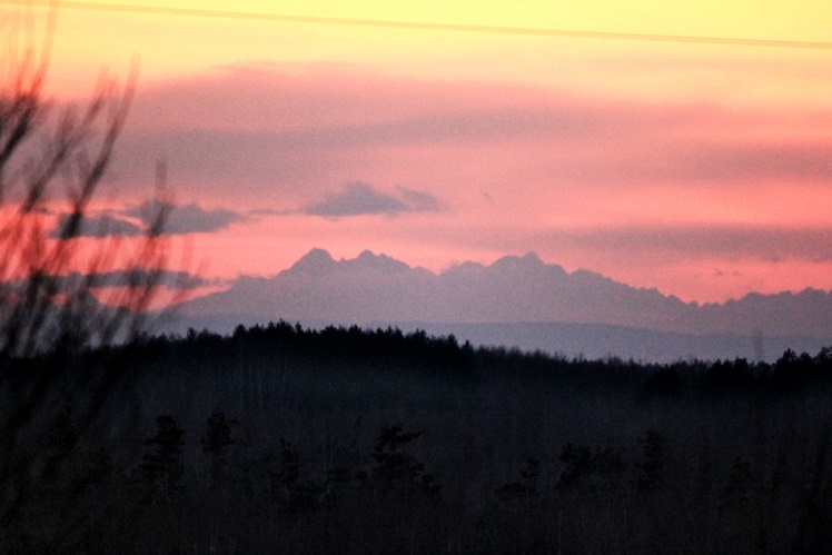 Paparazzi szczytów - nowa pasja w dziedzinie fotografii [ZDJĘCIA SZCZYTÓW WYKONANE Z REGIONU]