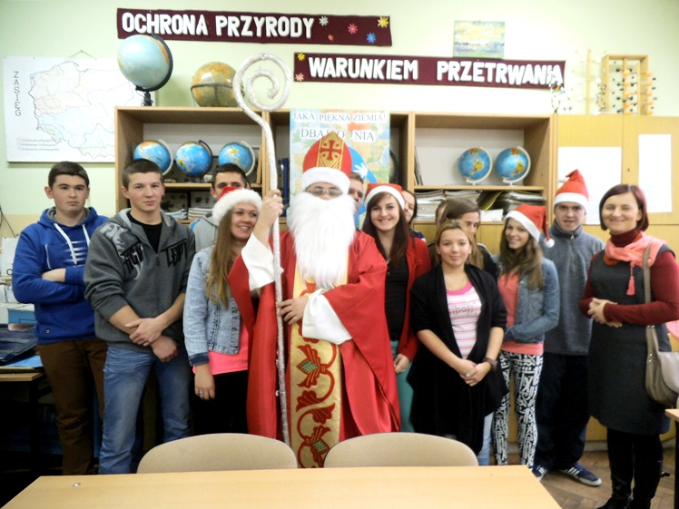 Mikołajki w Zespole Szkół CKR w Rzemieniu