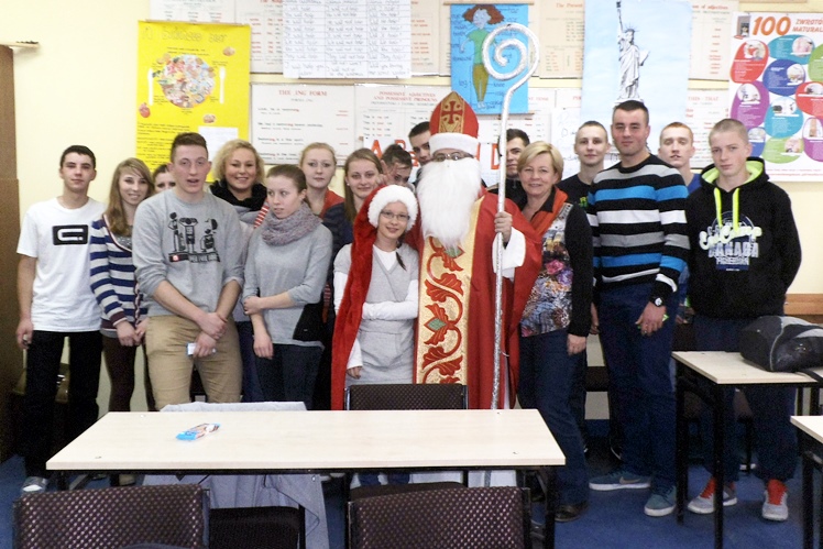 Mikołajki w Zespole Szkół CKR w Rzemieniu