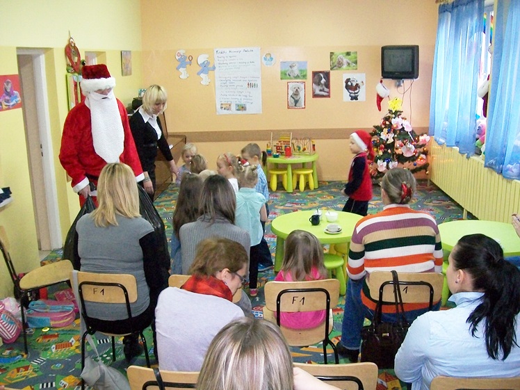 Wzruszone dzieci, wzruszony Mikołaj. Aniołkowo gościło Świętego z Laponii