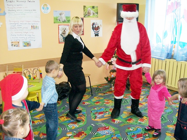 Wzruszone dzieci, wzruszony Mikołaj. Aniołkowo gościło Świętego z Laponii