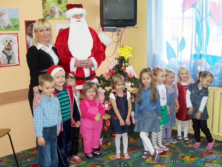 Wzruszone dzieci, wzruszony Mikołaj. Aniołkowo gościło Świętego z Laponii