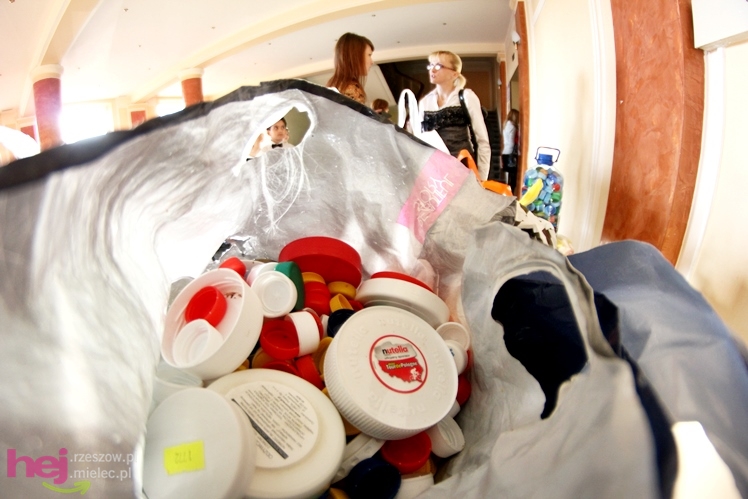 Koncert charytatywny dla Kamila. Mielczanie przynieśli nakrętki